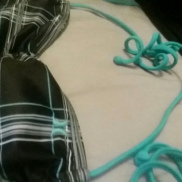 *5 items under $10 for $20* Hurley Swimsuit Top - Picture 2 of 3